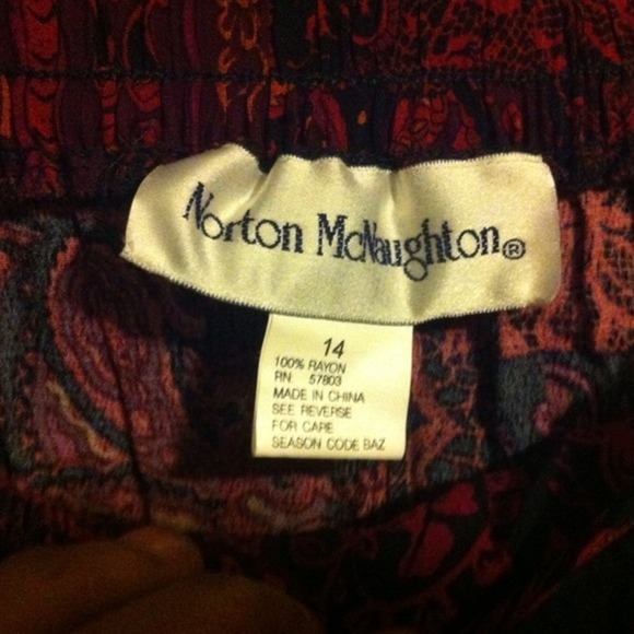 NORTON McNughton Deep Red Black Print Skirt - Picture 4 of 5